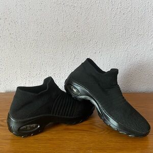 YHOON Slip-On Mesh Walking Shoes, size 8.5, Black